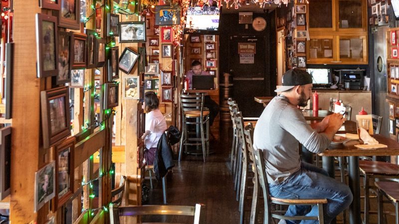 bars with sports games