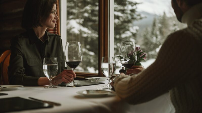 Why Lake Louise Dining Is the Perfect Blend of Flavour and Scenery